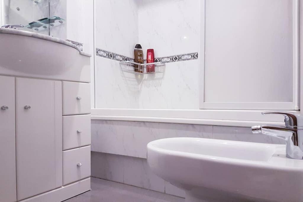Apartamento Completo Con Parking Privado Y Wifi En San Roque 比戈 外观 照片